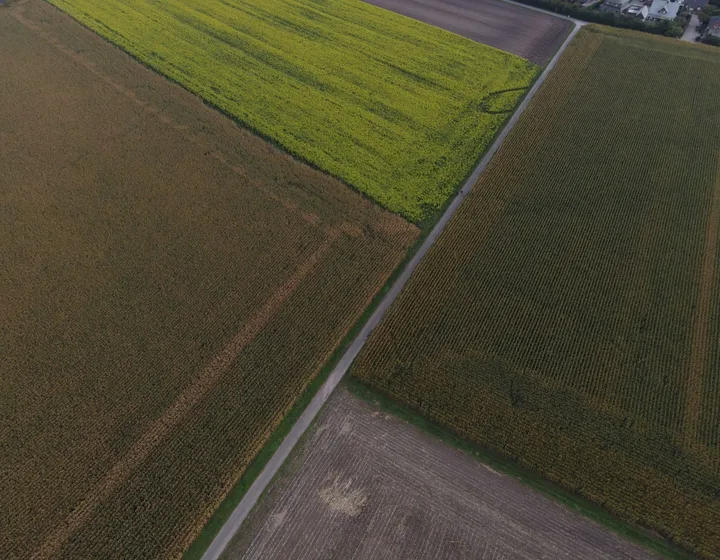 Letecký pohľad na poľnohospodárske polia