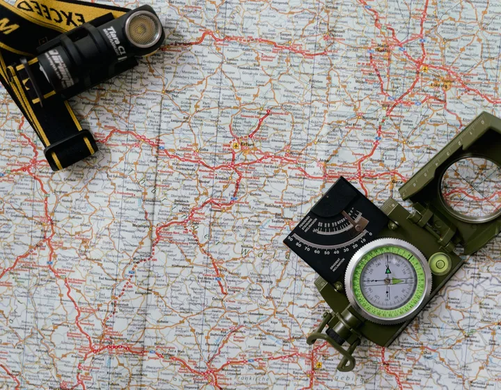 Mapa s kompasom — katastrálna mapa